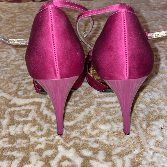 Nina Magenta Satin Bow Peep Toe Pumps - Picture 4 of 9